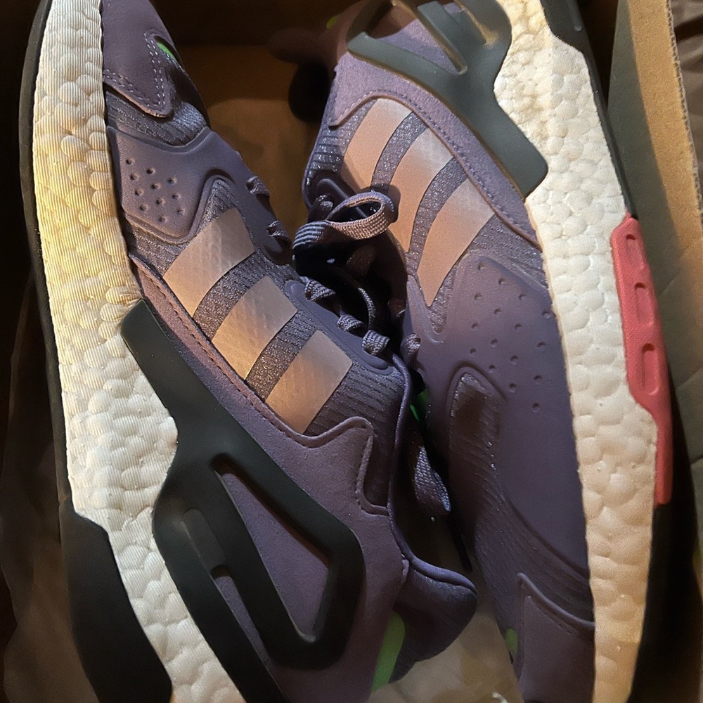 Adidas Day Jogger Originals Women’s Sneakers, Purple/Green, FW4827, Size 8.5